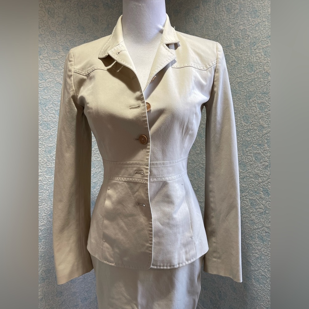 ELIE TAHARI Women’s Beige 2pc Skirt and Jacket Size 0